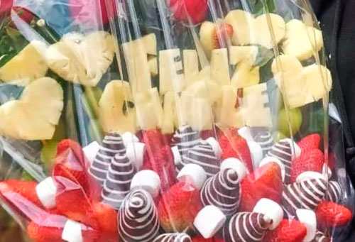 coleccion de arreglos de frutas con chocolate para cumpleaños